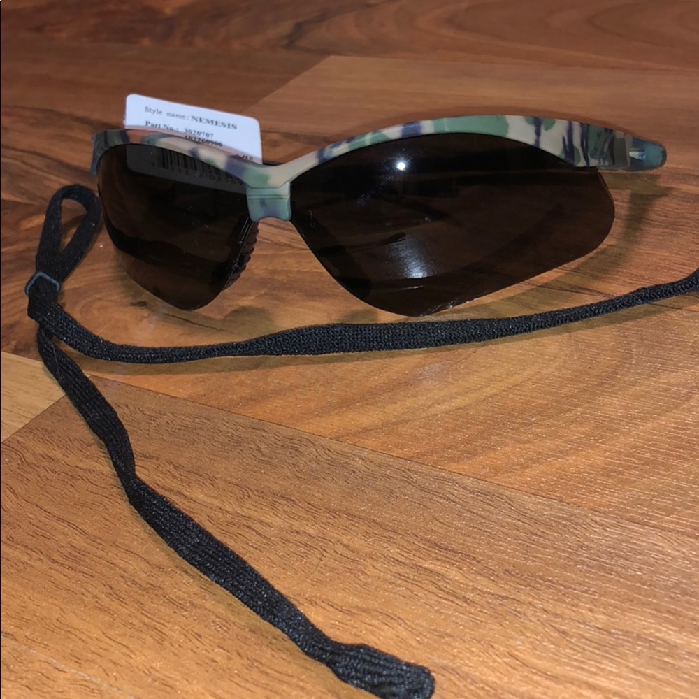 Nemesis camouflage MEN sunglasses with accessory
